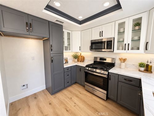 21156 Gladiolos Way, Lake Forest, CA, 92630-7611 | Card Image