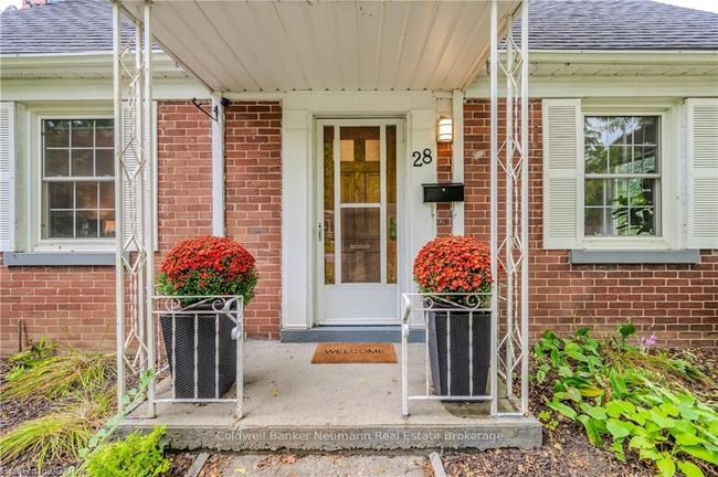28 Winston Cres, House other with 3 bedrooms, 2 bathrooms and 1 parking in Guelph ON | Image 4