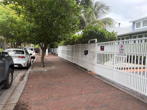 840 Sw 13th Ave, Miami, FL, 33135 | Card Image