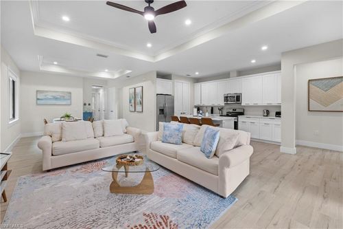 3012 Pine Tree Dr, NAPLES, FL, 34112-7330 | Card Image