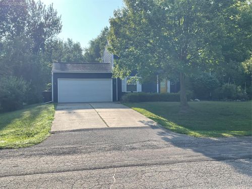 1811 Henbert Rd, West Bloomfield, MI, 48324-1029 | Card Image