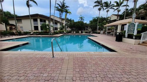 18102 Glenmoor Dr, West Palm Beach, FL, 33409-2786 | Card Image