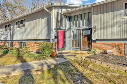 70 Briarview Cir, Greenville, SC, 29615-2131 | Card Image