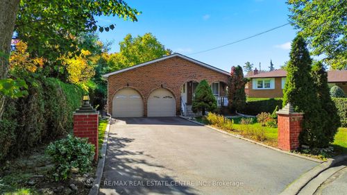3068 Franze Dr, Mississauga, ON, L5A2R7 | Card Image
