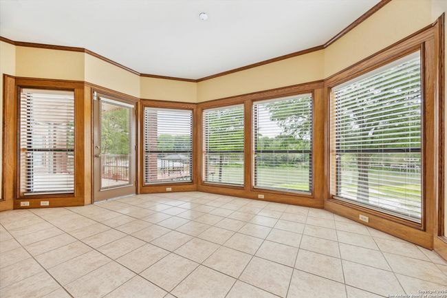 640 Woodlake Dr, House other with 5 bedrooms, 5 bathrooms and null parking in Mcqueeney TX | Image 9