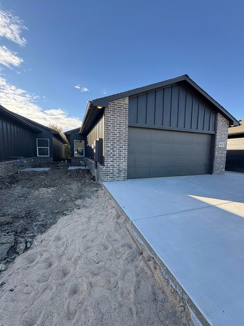 4823 N Vassar St, Wichita, KS, 67220-2460 | Card Image