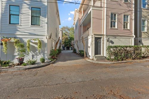 11 Kirkland Ln, Charleston, SC, 29401-1751 | Card Image