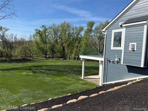 5567 Huron River Dr, Dexter, MI, 48130-9708 | Card Image