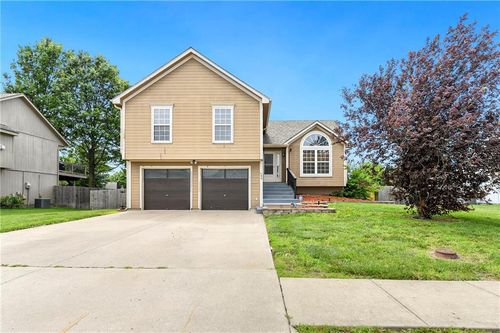 644 Se Jonathon Ave, Lees Summit, MO, 64063-3670 | Card Image