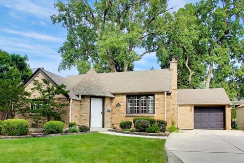 427 Western Ave, Park Ridge, IL, 60068-3877 | Card Image