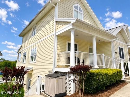 56-b-179 N Deer Village Ln, La Follette, TN, 37766-5602 | Card Image