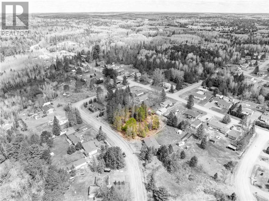 Land in Markstay 4