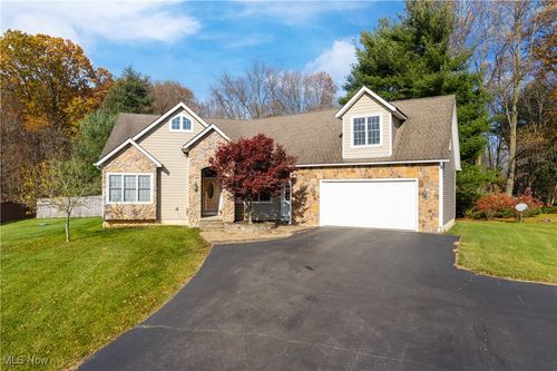 353 Granger Rd, Medina, OH, 44256-8434 | Card Image