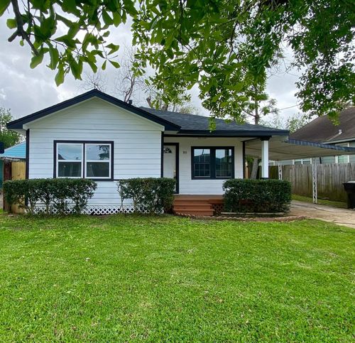 810 Avenue D, South Houston, TX, 77587-4110 | Card Image