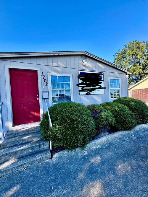 1702 Stanford St, Greenville, TX, 75401-5905 | Card Image