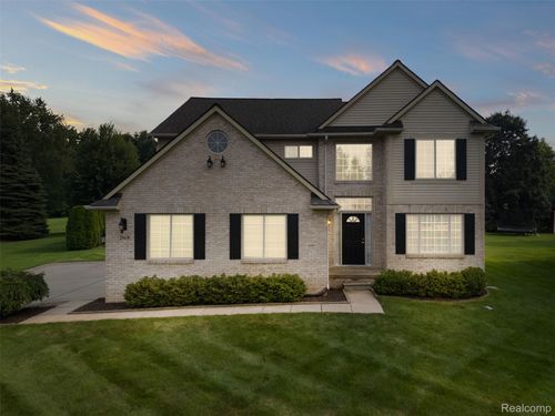 25638 Mccrory Ln, South Lyon, MI, 48178-1564 | Card Image