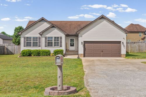 580 Tracy Ln, Clarksville, TN, 37040-6538 | Card Image