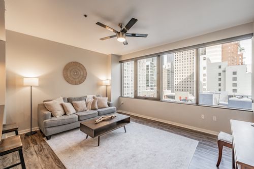 apt-812-1200 Main St, Dallas, TX, 75202-4301 | Card Image