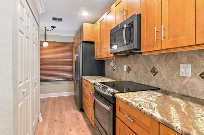 APT-204 - 1051 Orange Ter, Condo with 2 bedrooms, 2 bathrooms and null parking in Delray Beach FL | Image 4