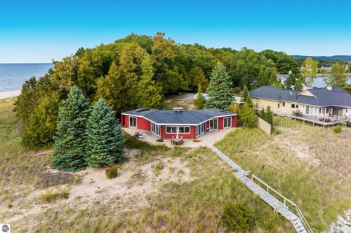 16560 Starkey Rd, Arcadia, MI, 49613-5109 | Card Image
