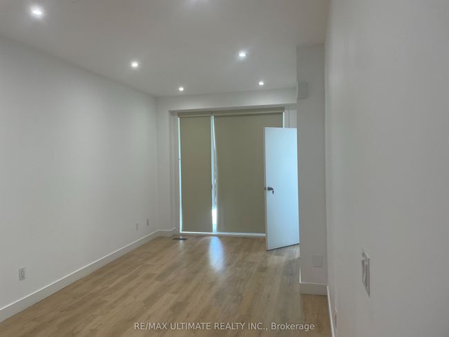 379 Mcroberts Ave, House other with 2 bedrooms, 1 bathrooms and null parking in York ON | Image 4