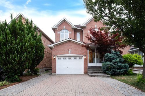 80 Eddington Pl, Maple, ON, L6A3P4 | Card Image