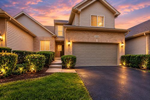 1324 Dancing Bear Ln, Elgin, IL, 60120-9209 | Card Image