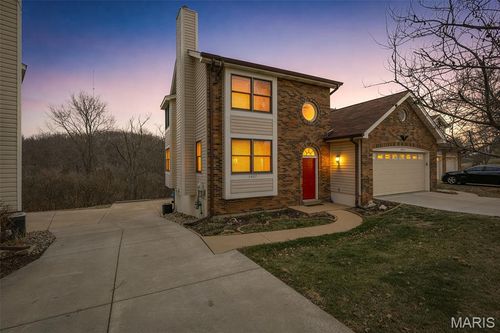 5527 Pierre Ct, Saint Louis, MO, 63128-4163 | Card Image