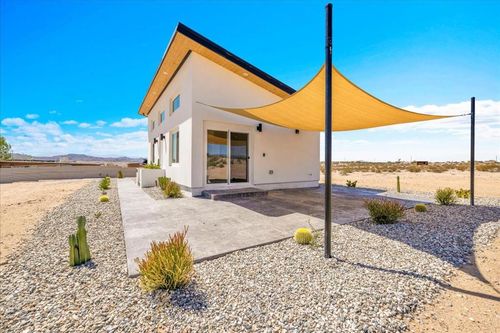 69444 Valle Vista Rd, Twentynine Palms, CA, 92277-7241 | Card Image