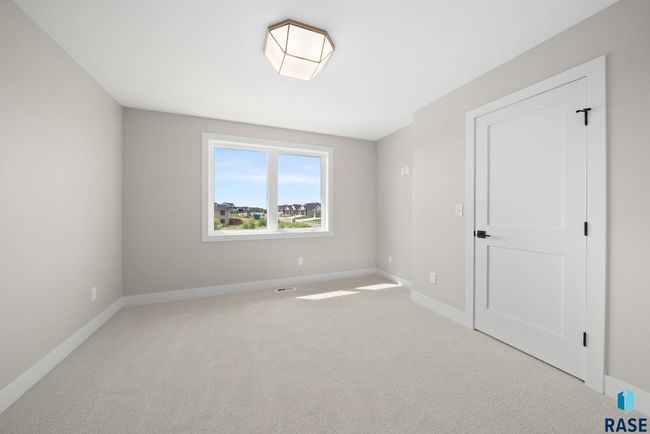 6604 E Hawker Cir, House other with 5 bedrooms, 4 bathrooms and null parking in Sioux Falls SD | Image 30