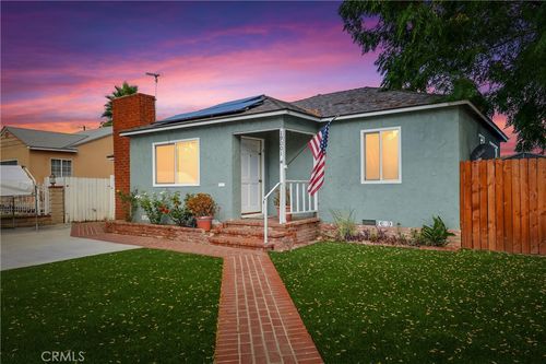 19001 Vanowen St, Reseda, CA, 91335-5115 | Card Image