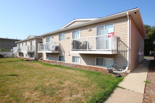 {{alt}} | Card Image