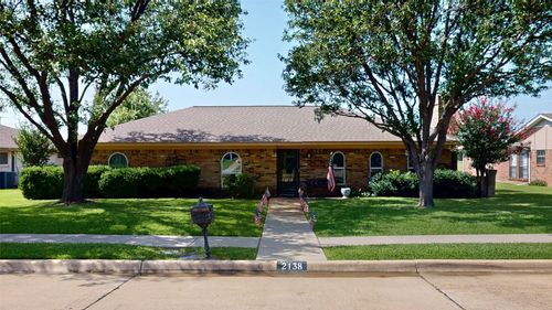 2138 Wellington Dr, Grand Prairie, TX, 75051-3743 | Card Image