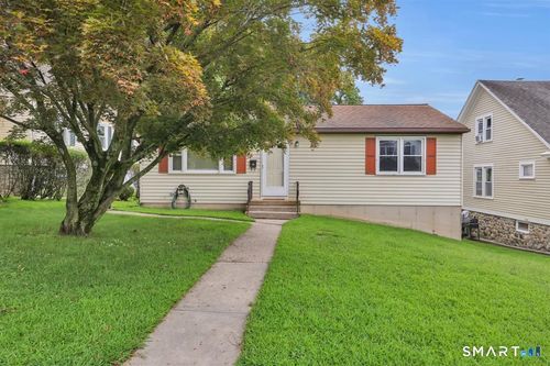 84 Fairlawn Ave, Waterbury, CT, 06705-2118 | Card Image