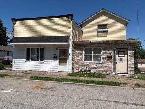 936 1/2 Meadow Ave, Charleroi, PA, 15022-1820 | Card Image