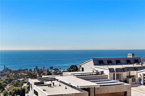 1050 Skyline Dr, Laguna Beach, CA, 92651-1932 | Card Image