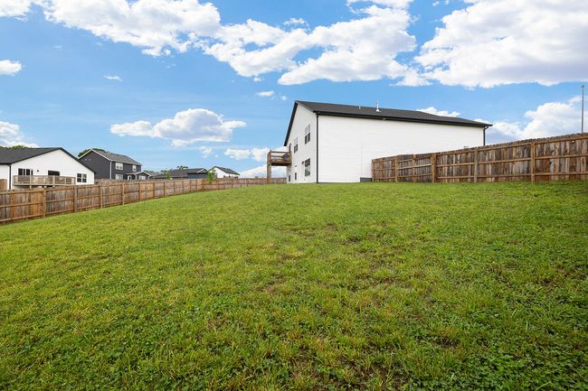 Huge Fenced Yard | Image 39