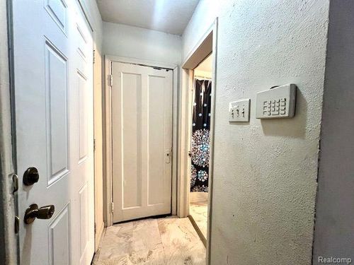 18581 Appleton St, Detroit, MI, 48219-2237 | Card Image