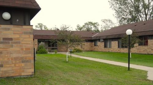 8-102 N Madison Ave, Battle Lake, MN, 56515-4154 | Card Image