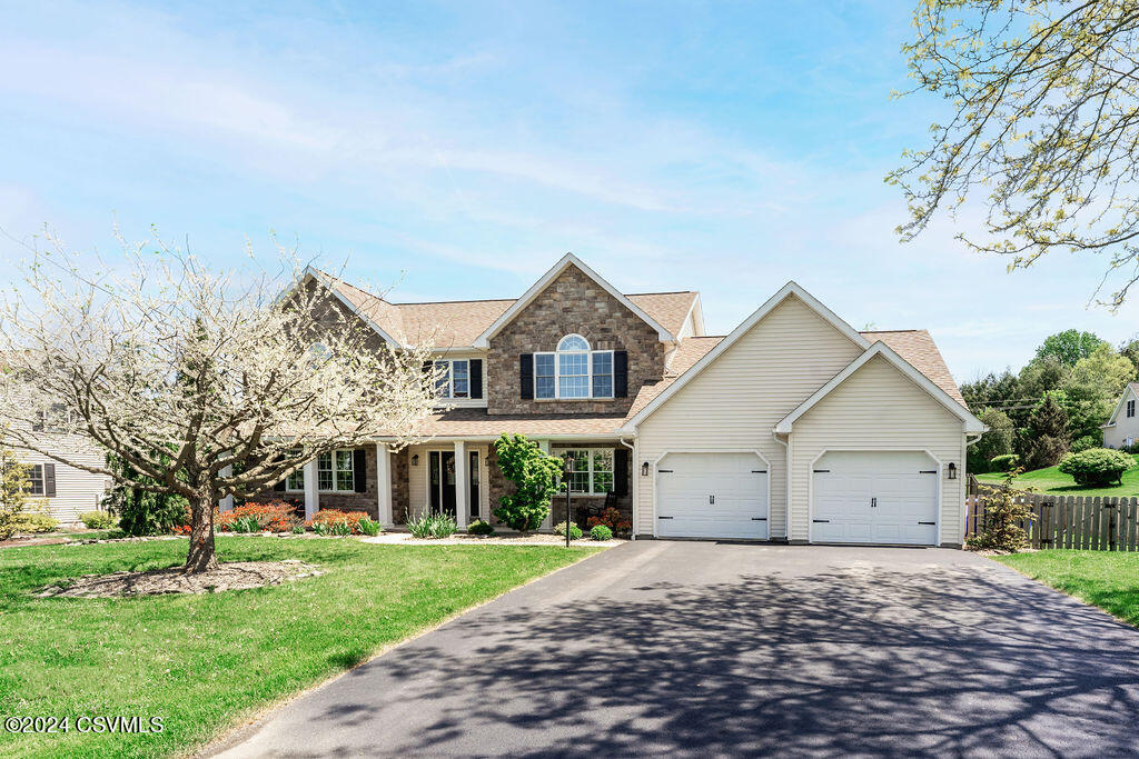 Sunnyside Dr, Lewisburg, PA 17837