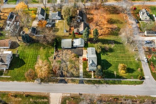 6s324 Old Eola Rd, Eola, IL, 60519-2008 | Card Image