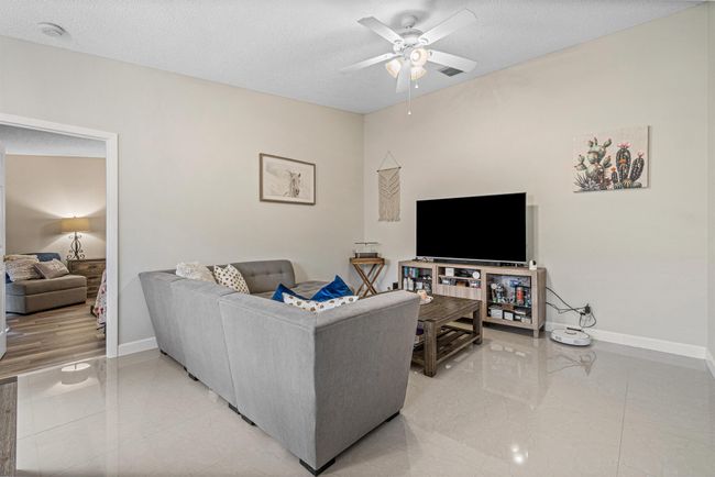 241 - 241 Meadows Dr, Condo with 3 bedrooms, 2 bathrooms and null parking in Boynton Beach FL | Image 9