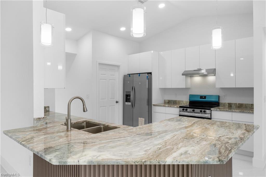 Residential in LEHIGH ACRES 3