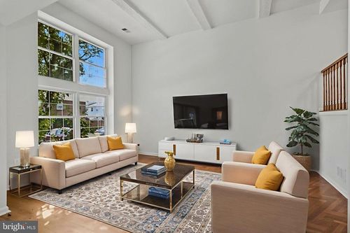 8334 Shady Grove Cir, MANASSAS, VA, 20110-4637 | Card Image