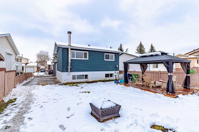 108 Whitaker Close Ne, Home with 5 bedrooms, 2 bathrooms and 2 parking in Calgary AB | Image 6