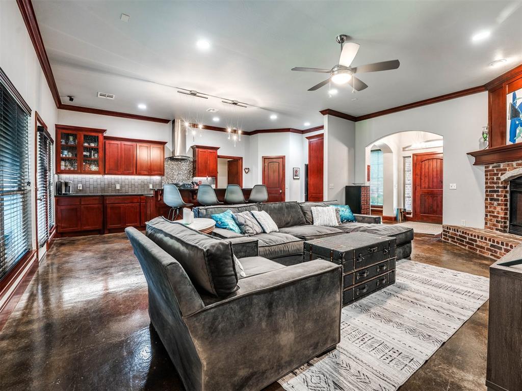 Verona Ct, Edmond, OK 73034