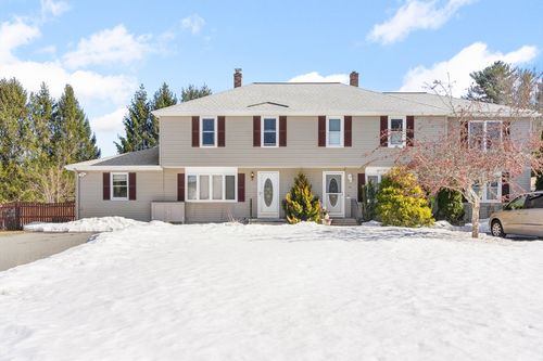 12-12 Meadow Rd, Uxbridge, MA, 01569-1428 | Card Image