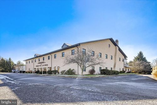 885 S Chiques Rd, MANHEIM, PA, 17545-9166 | Card Image