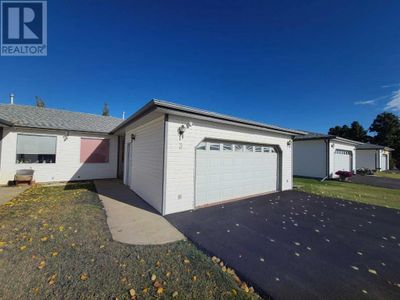 4701 51 St, Home with 2 bedrooms, 2 bathrooms and 4 parking in Grimshaw AB | Image 1