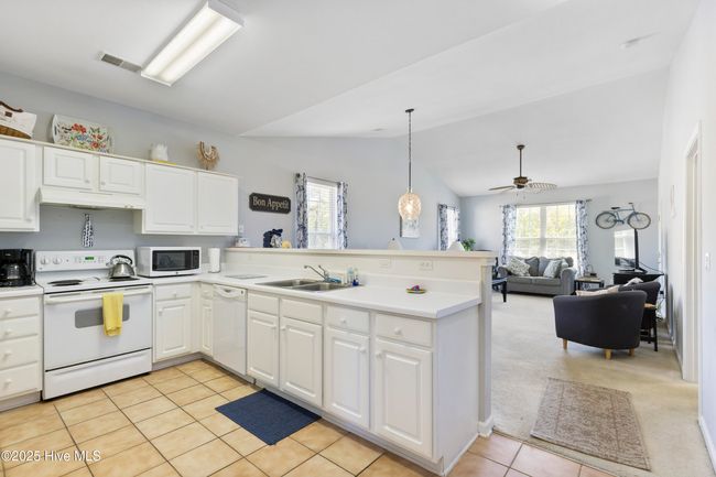 Kitchen | Image 8